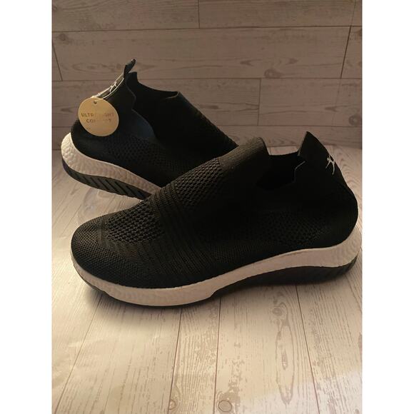 Danskin Cheerful Black Slip-On Knit Sneakers Women’s 7.5 Lightweight - Picture 1 of 6